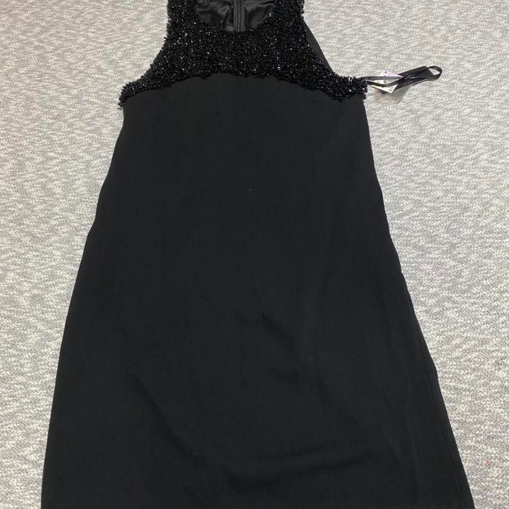 Laundry by Shelli Segal black beaded halter dress Size 6. SKU-A358 #party